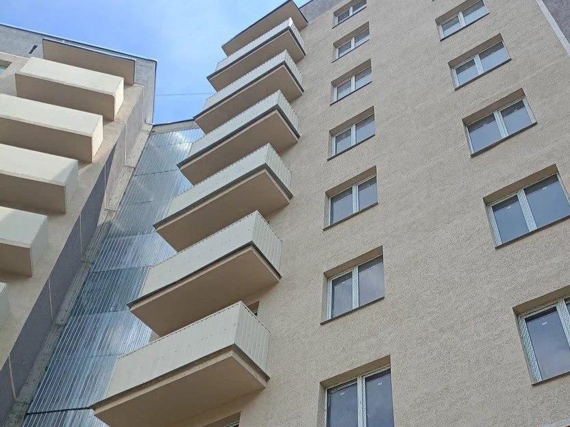 Дом, который должен был исчезнуть: как спасли от сноса разрушенную многоэтажку в Мариуполе