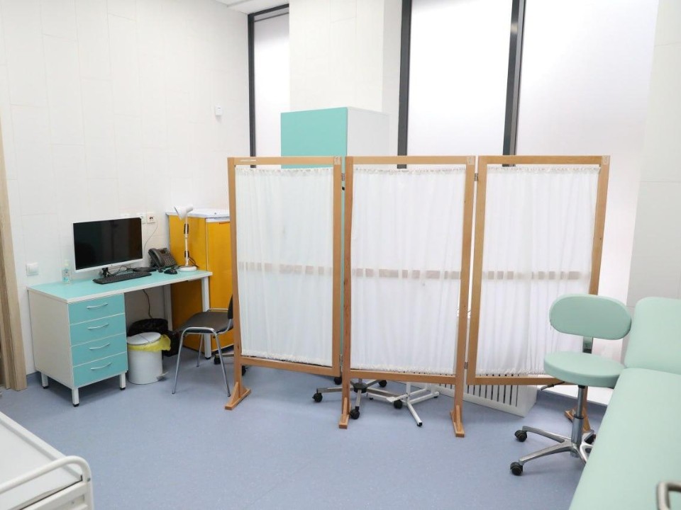 Просторные и оборудованные кабинеты: новая поликлиника для детей начала работу в микрорайоне Бригантина