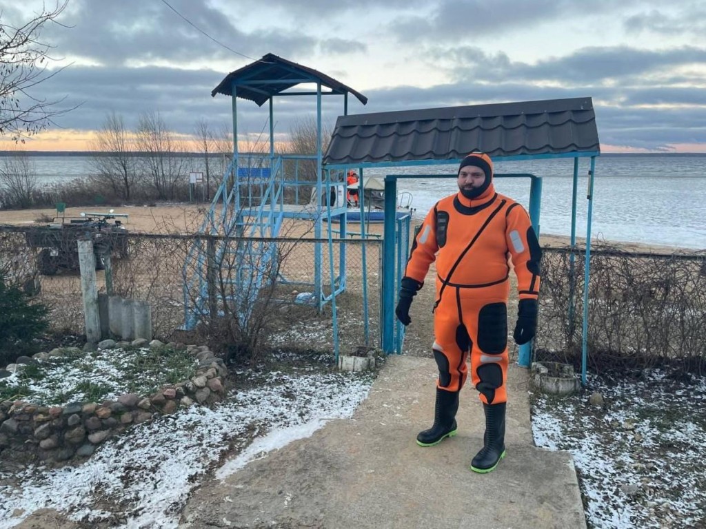 Лед, тренировка, герои: какие секретные приемы отработали спасатели на Иваньковском водохранилище