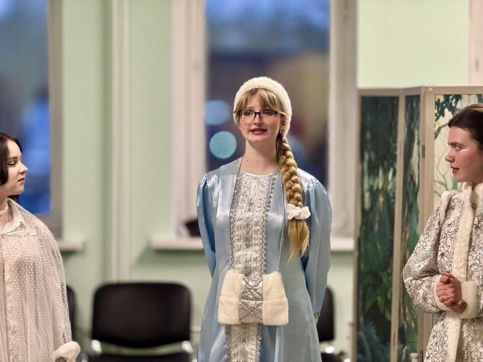 Новогодняя искорка в больнице: подмосковные волонтеры создали сказочный мир для маленьких пациентов