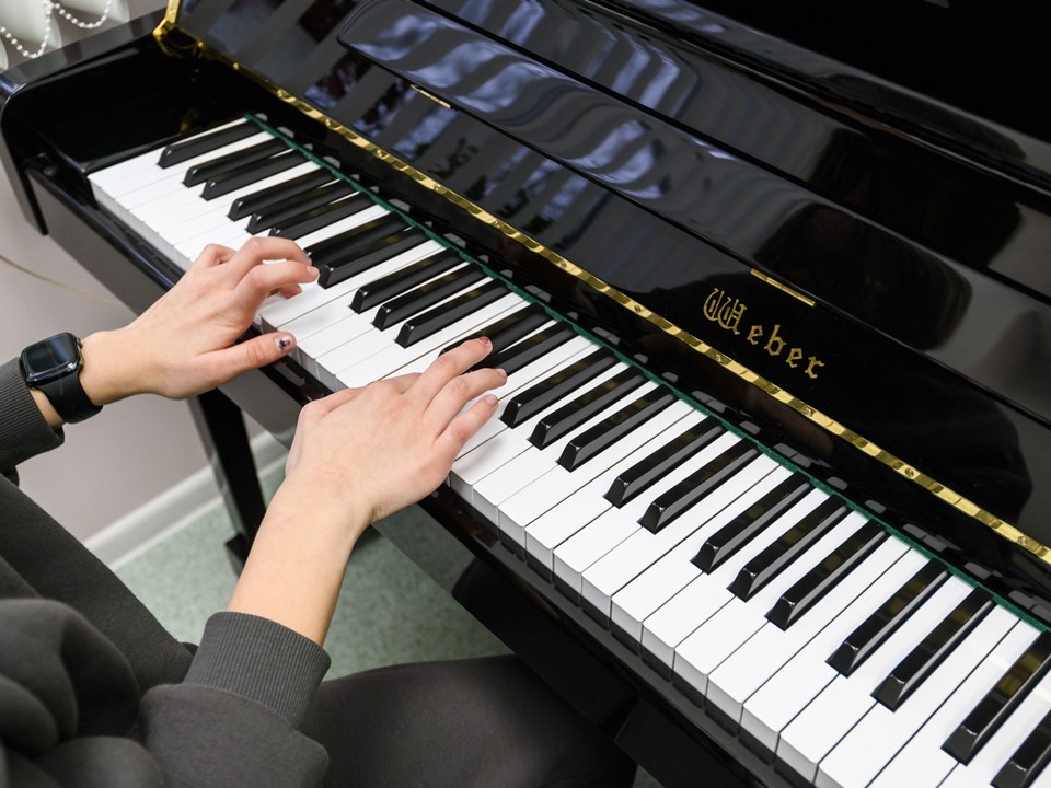 Пианистка из Серпухова покорила жюри международного конкурса «Vivat Virtuoso» и взяла две награды