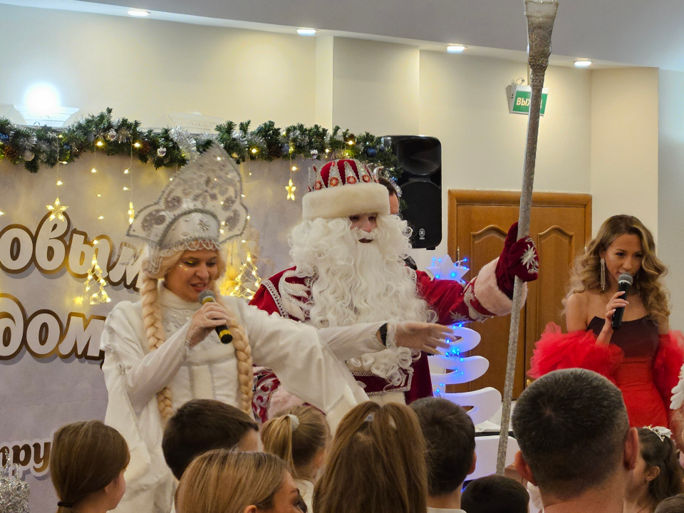 Елки, корпоративы и атака вирусов: как не заболеть в важные предновогодние дни