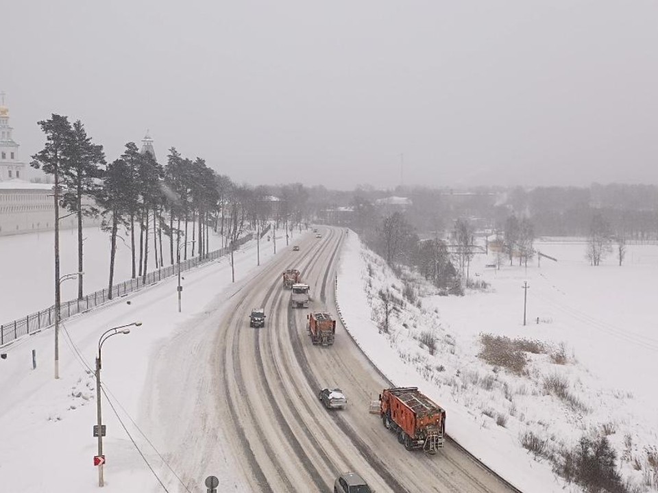 Ледяная ловушка на асфальте: почему ночь на 23 декабря станет проверкой для подмосковных водителей