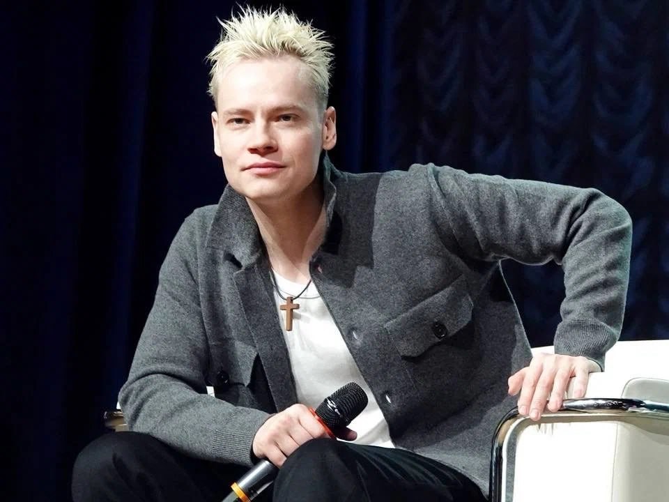 Мечта об идеальной улыбке: Shaman сделал ценный подарок школьнице, которая помогает бойцам СВО