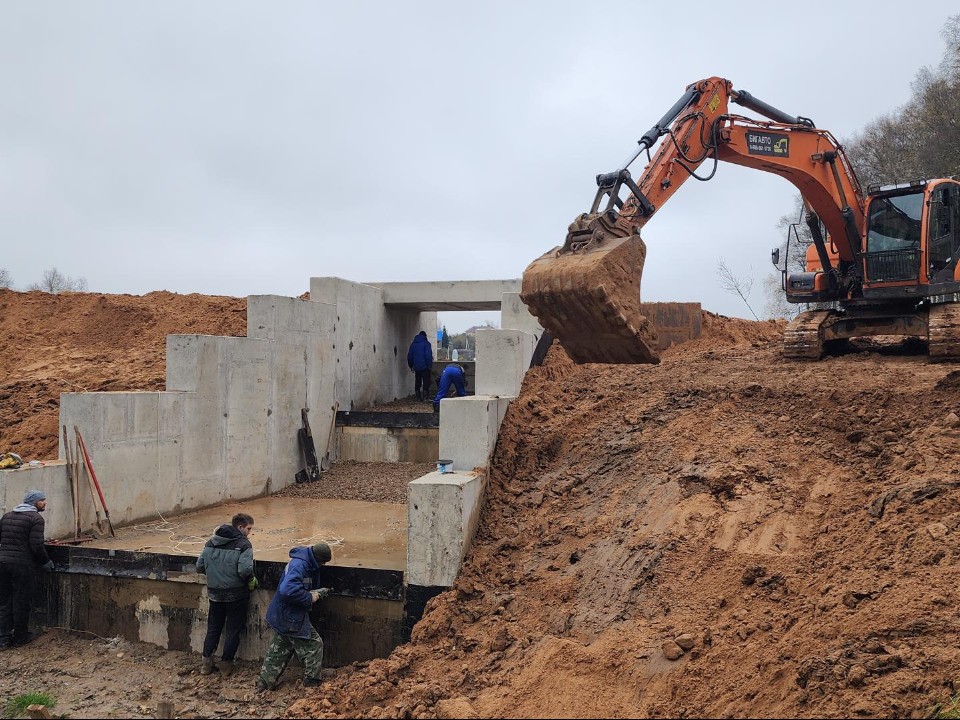 Ремонт городской плотины задерживается из-за необходимости укрепления конструкций