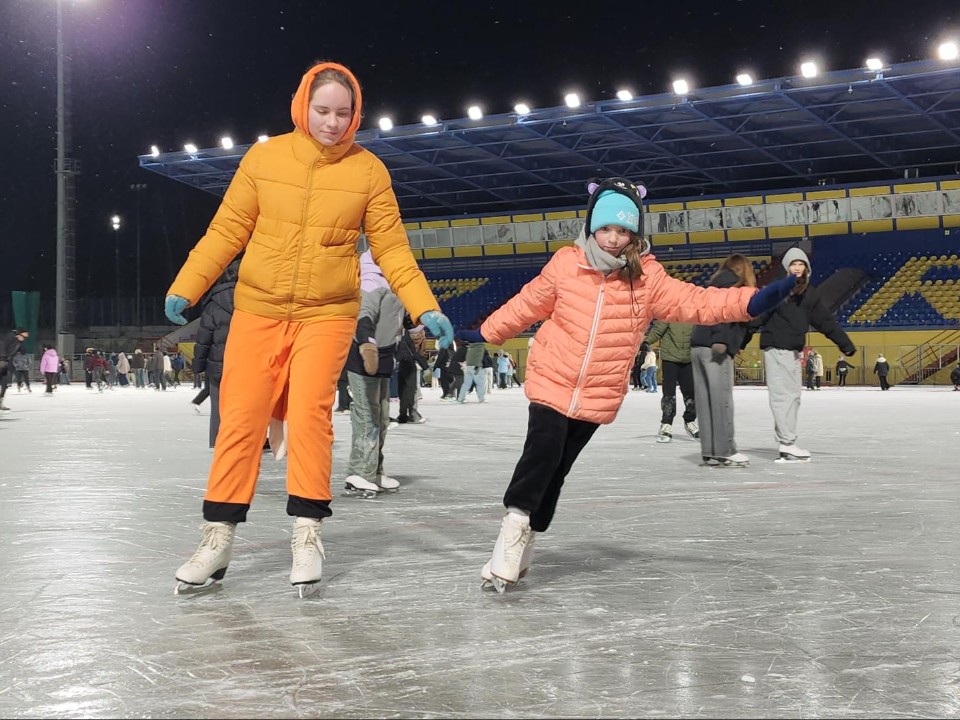 Сколько стоит покататься: как устроен прокат и оплата на популярном катке в Красногорске