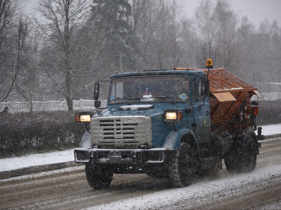 Лед на дорогах в Коломне растопят дорожные службы и погода