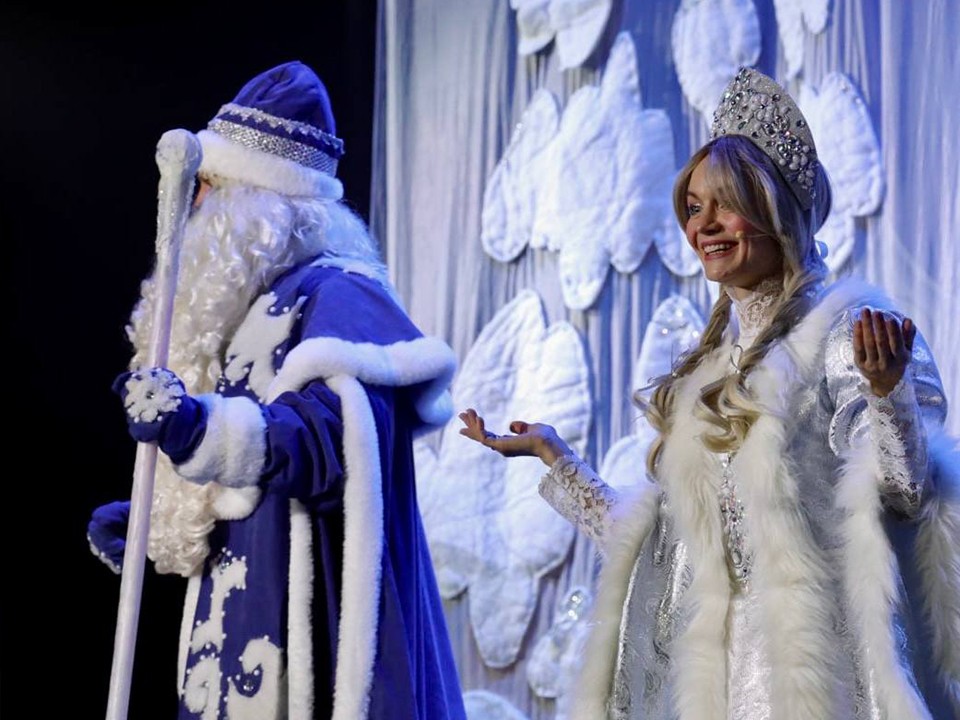 Дети героев СВО первыми увидели интерактивный новогодний мюзикл в Ступине