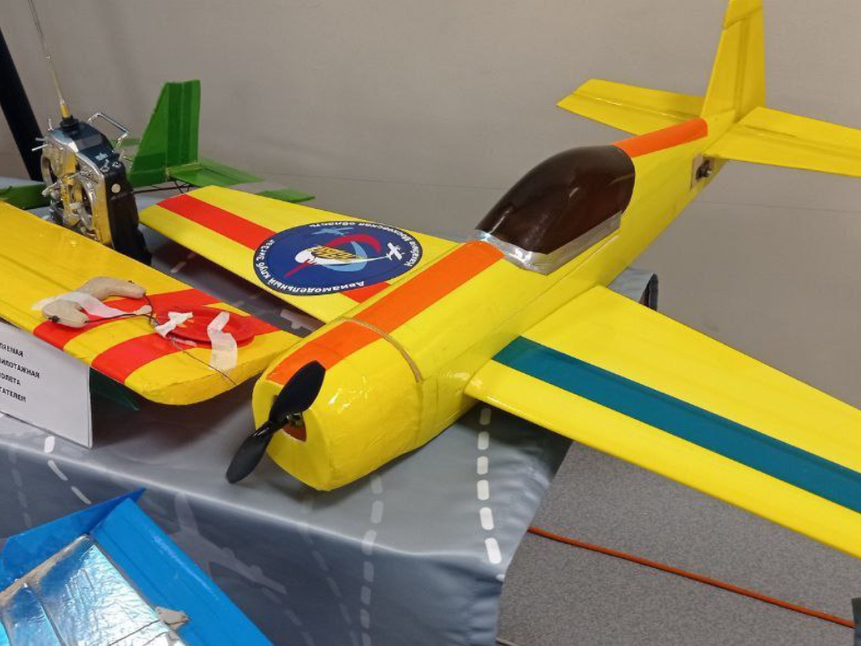 Ученики авиамодельного клуба «ЗИГЗАГ» представили свои разработки на выставке технических видов спорта