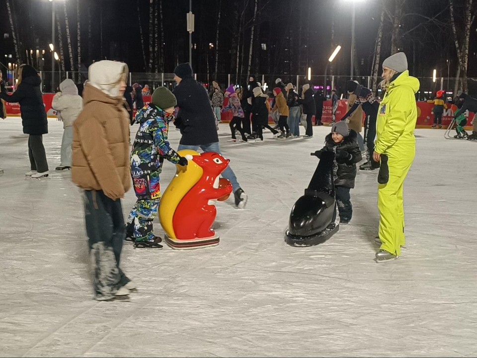 Лобня зажигает на льду: каток с бесплатным прокатом посетили более 20 тыс. человек в декабре