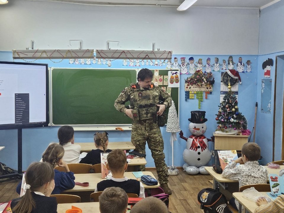 Учеников школы научили собирать аптечку для оказания первичной медпомощи