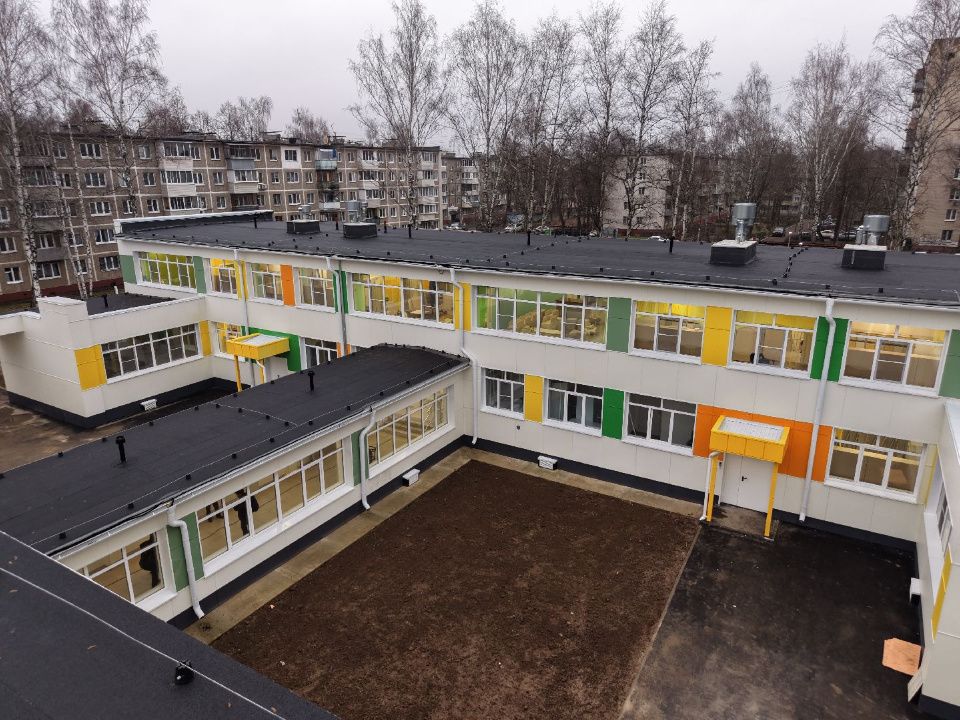 По полной программе: в отремонтированном детском саду на Красногвардейской собирают мебель и оборудование