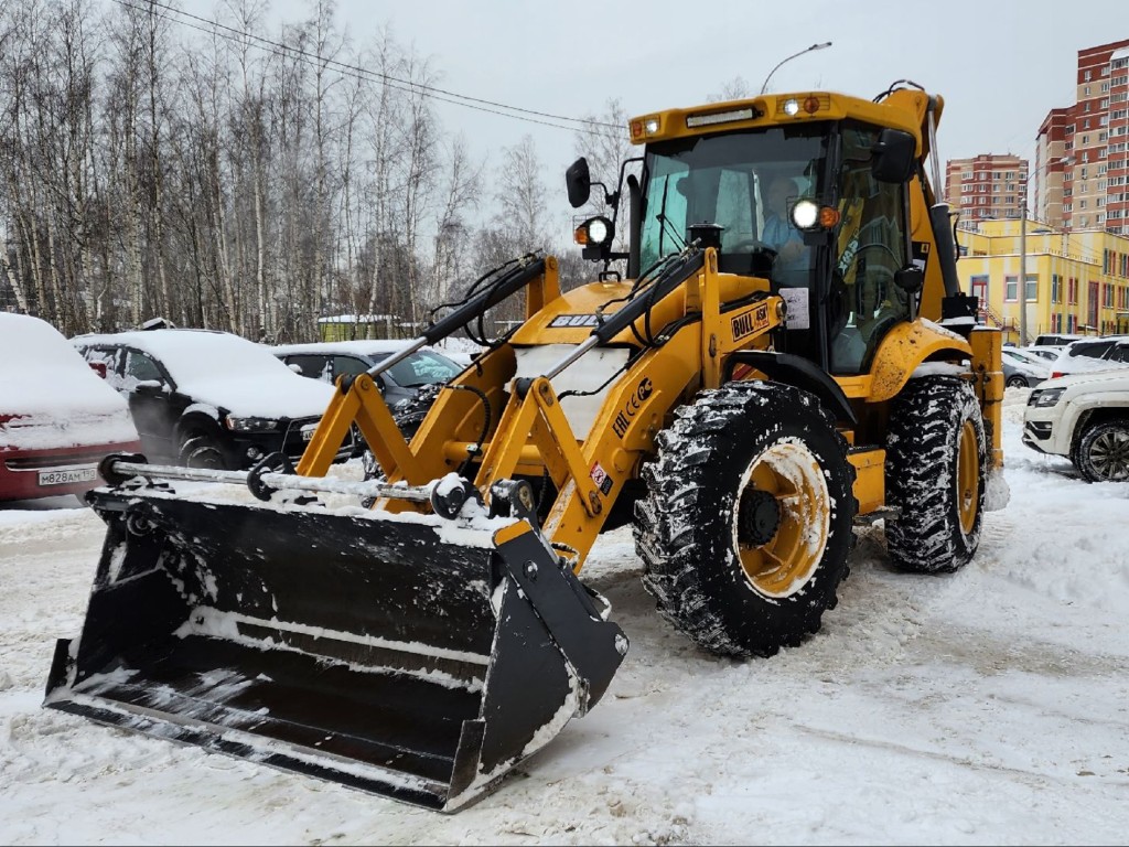 Для уборки улиц после снегопада в Раменском задействовано более 35 единиц техники и около 170 рабочих