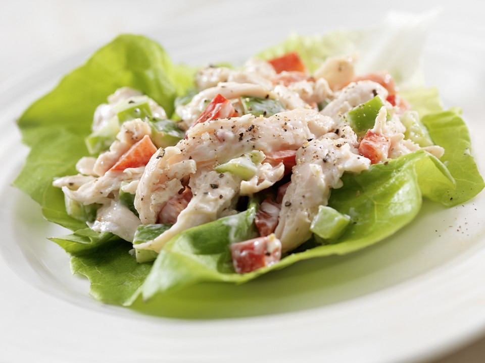 Хотите удивить гостей? Тогда приготовьте на Новый год салат с ананасами «Открытие» и ждите комплименты