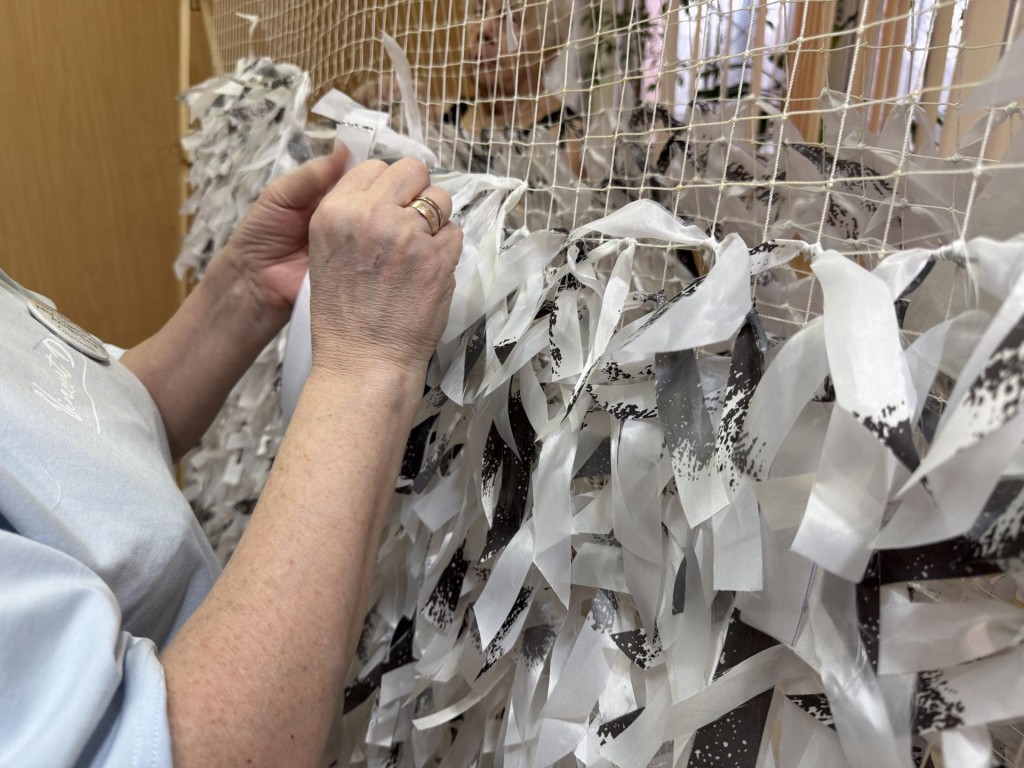 «Золотые руки ангела»: как в Котельниках создают маскировку, спасающую жизни участников СВО