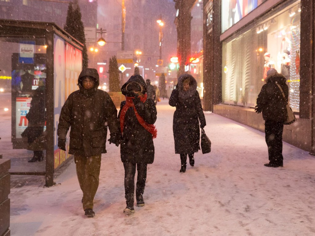 Снег и мороз: в новогоднюю ночь в Подмосковье настоящая русская зима