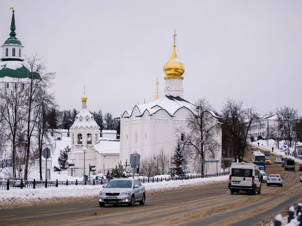 «Спросить Alice AI»: как ИИ поможет спланировать почасовую поездку в Сергиев Посад