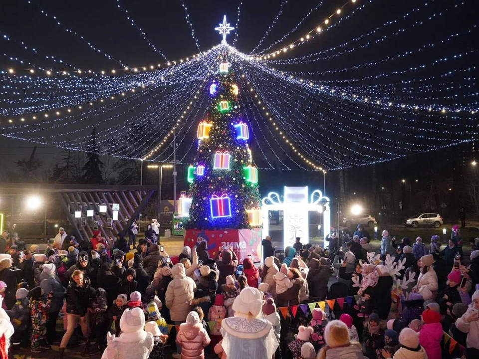 Сказка в Кузьминском лесопарке: Дед Мороз, чай у самовара и зимний концерт ждут гостей 13 декабря