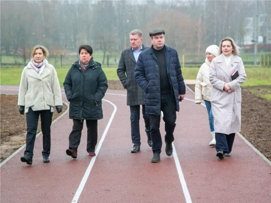 Бег, волейбол, воркаут: обновленную спортплощадку открыли у школы №16 в Колычеве