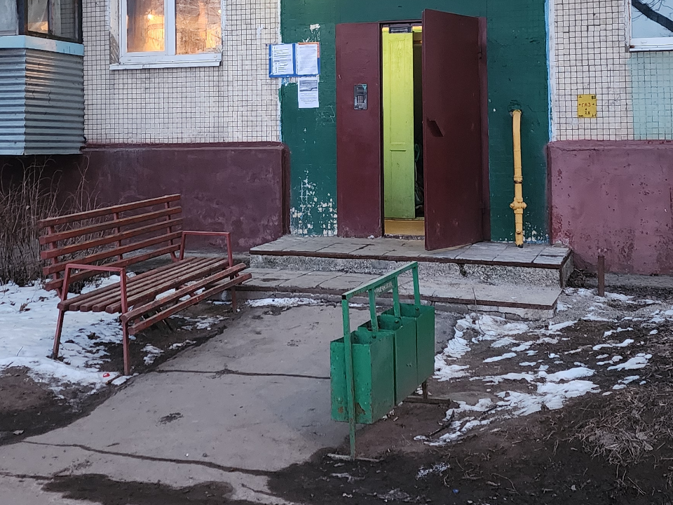 Новые урны установили на улице 60 лет СССР по просьбе жителей