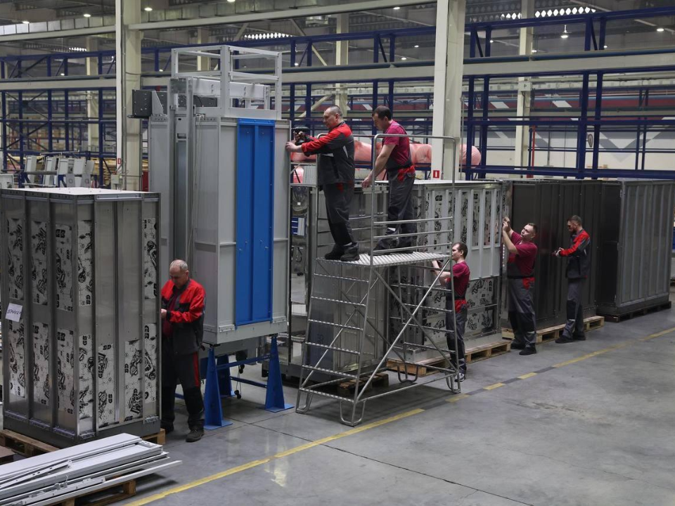 В Подмосковье лифты станут частью цифровой жизни: теперь связь в кабине будет стабильной на всех этажах