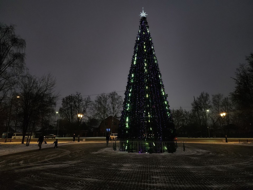 Яркие огни праздника украсили Старую Купавну к Новому году