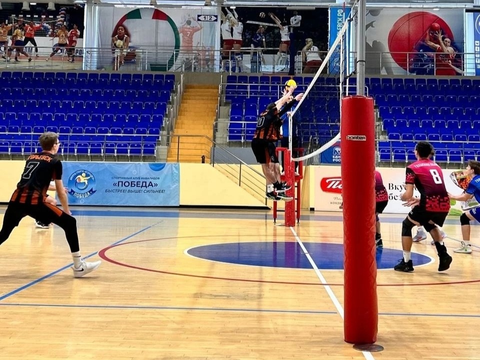 Команда «Правопорядок» вышла в лидеры турнира по волейболу