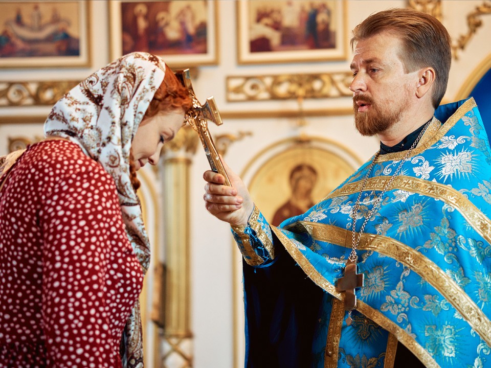 Можно ли благодарить священников в церкви и говорить «спасибо» или «спаси Бог»