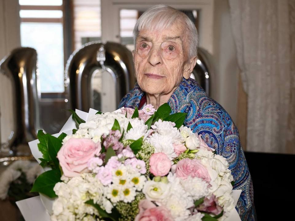 Власти Мытищ поздравили Почетного жителя, ветерана Екатерину Горелову с вековым юбилеем