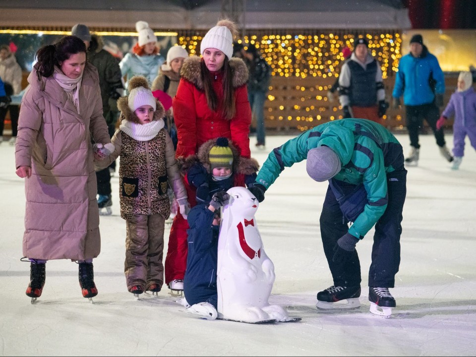 Билеты на бесплатный каток в парке Мира можно забронировать онлайн