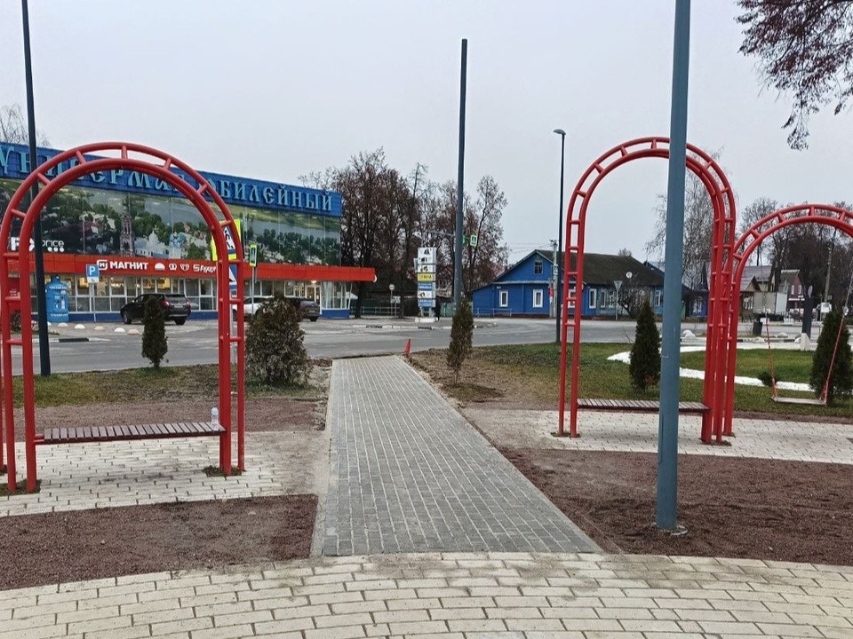 Новую пешеходную дорожку обустроили на площади Тимофеева