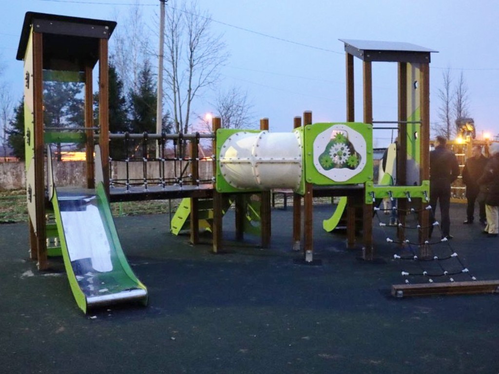 Инициативное бюджетирование в действии: в Аксиньине открыли новую площадку для детей