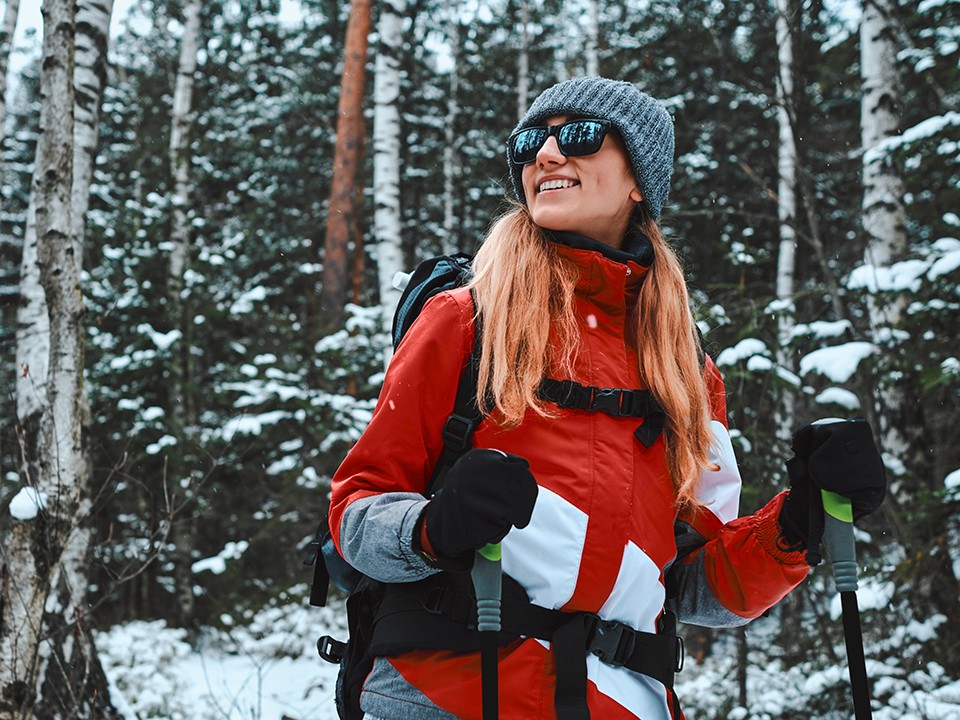 Что взять с собой в зимний поход и как выжить в лесу: советы МЧС и бывалых путешественников