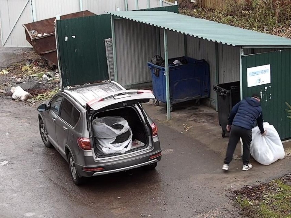 Чужой двор — не свалка: как система «Безопасный регион» в Подмосковье помогает бороться с незаконным сбросом мусора