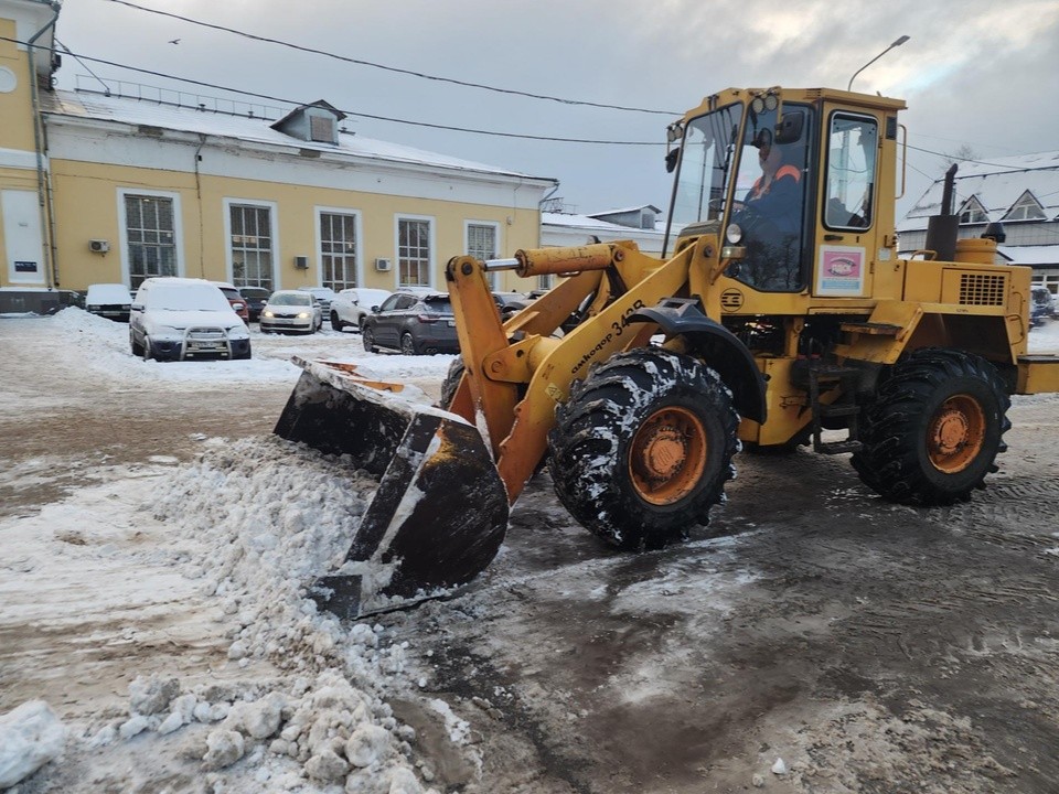 В Орехово-Зуевском округе продолжают ликвидировать последствия снегопада