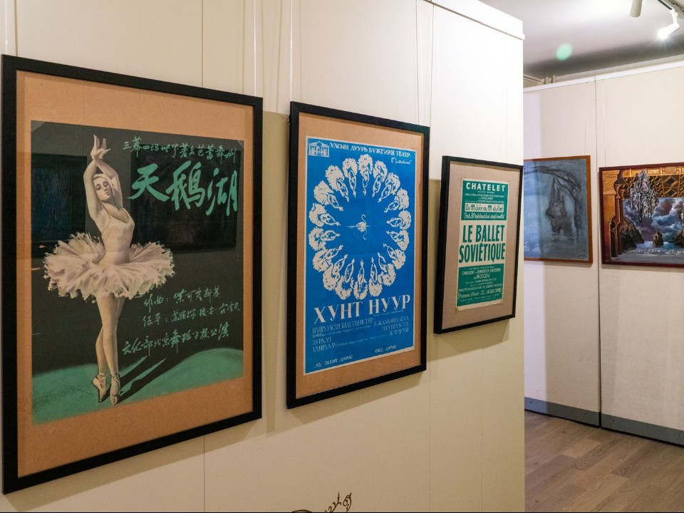 Танцующие афиши: какие уникальные экспонаты ждут зрителей на выставке в усадьбе Мураново