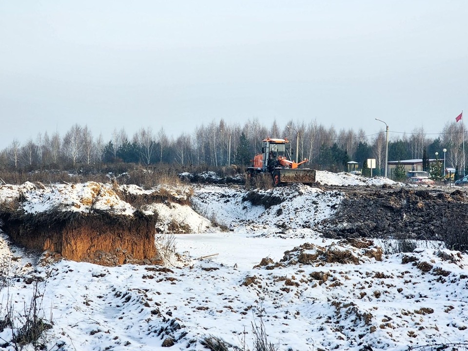Заброшенный котлован в микрорайоне «Д» в Пущине ликвидируют после долгих лет запустения