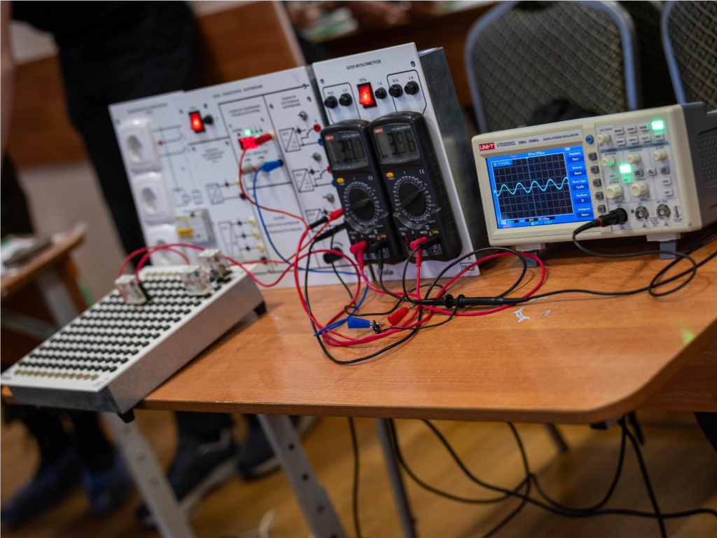 Школьники штурмуют науку: квест, олимпиада и космос в один день