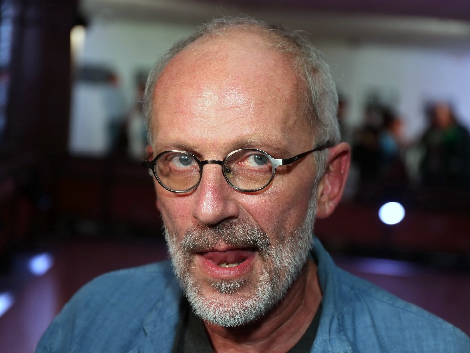 Нудный, но интересный: юная художница объяснила брак с 61-летним Гордоном