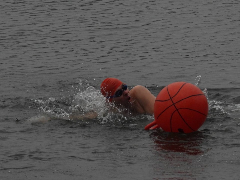 «Космические моржи» открыли сезон соревнованиями в Краснознаменске