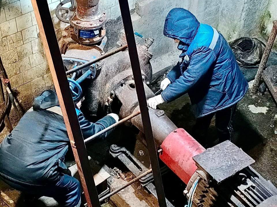 Техника вернулась в строй: в Рошале обновили насосы на канализационной станции