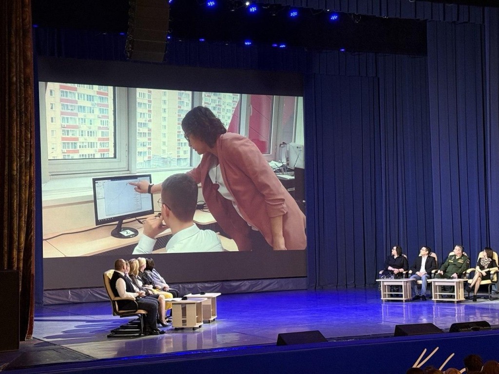 Профориентация в Красногорске: о чем узнали школьники на ярмарке профессий с участием энергетиков