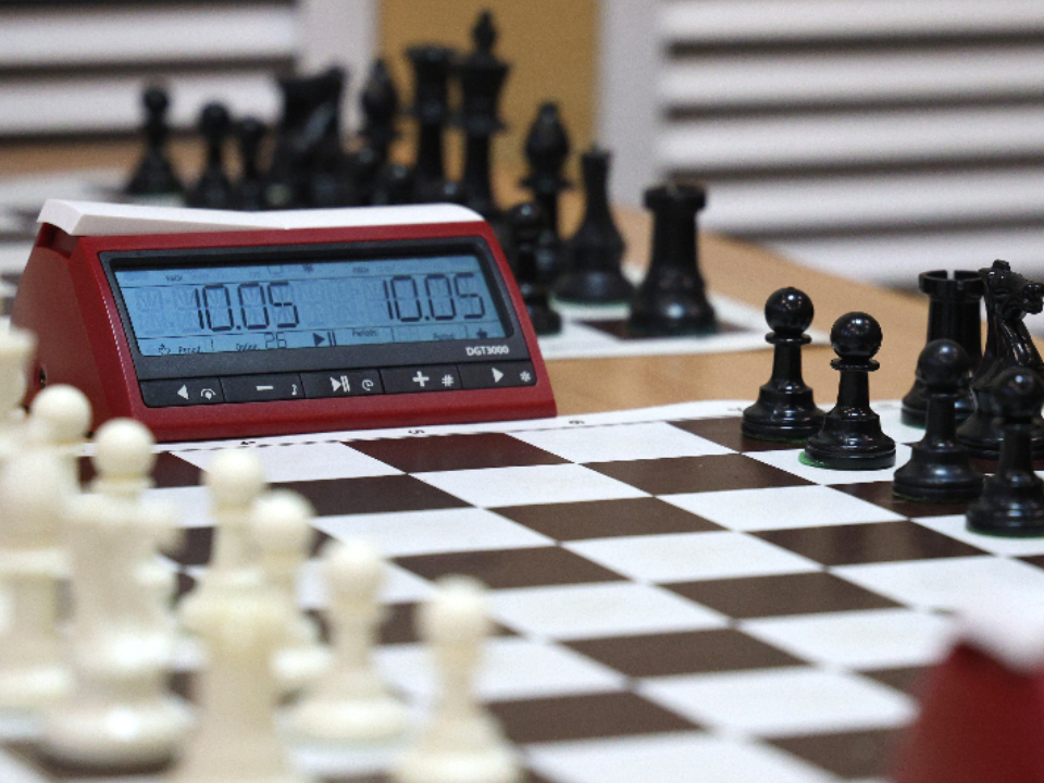 В Дмитрове еще две команды вышли в полуфинал турнира по шахматам Единой школьной лиги