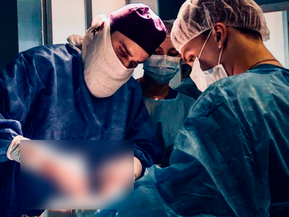 Врачи Королева удалили пациентке редкую опухоль, сдавливавшую сердце и легкое