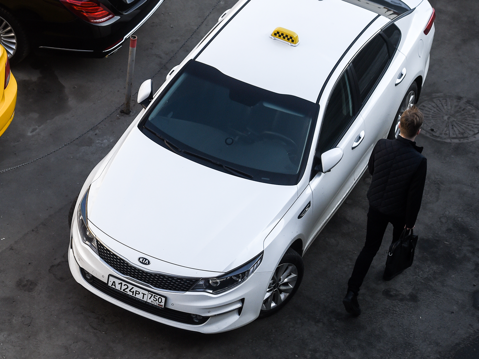 Стоимость такси в праздники резко возросла в Москве и Реутове