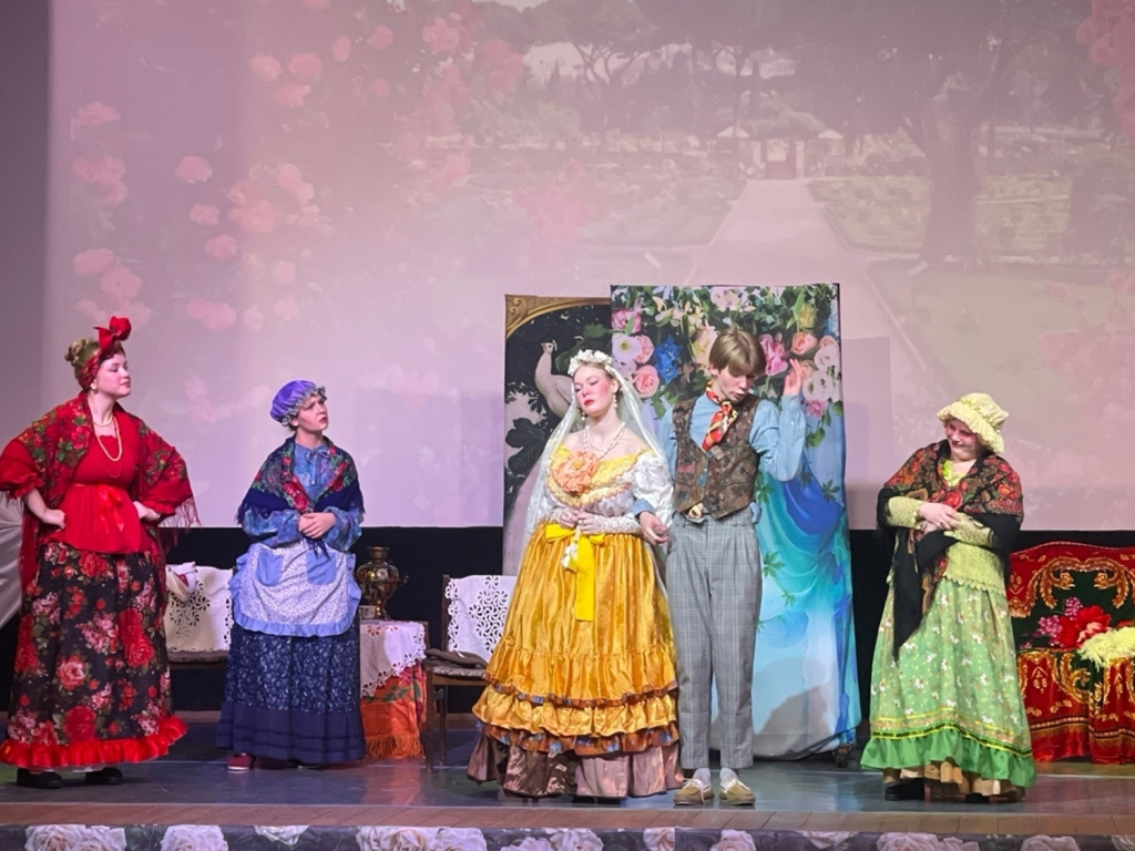 «Женитьбу Бальзаминова» поставили в «Победе» молодые актеры театра «Шанс»