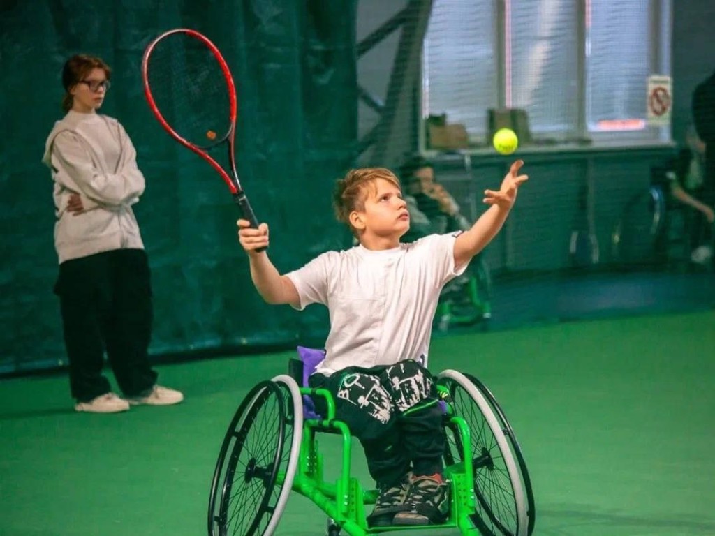 Паралимпиец из Подольска получил награду от губернатора Подмосковья