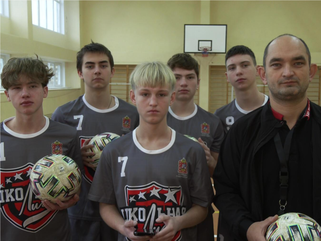 Дубненские школьники пожелали скорейшего выздоровления своему футбольному кумиру