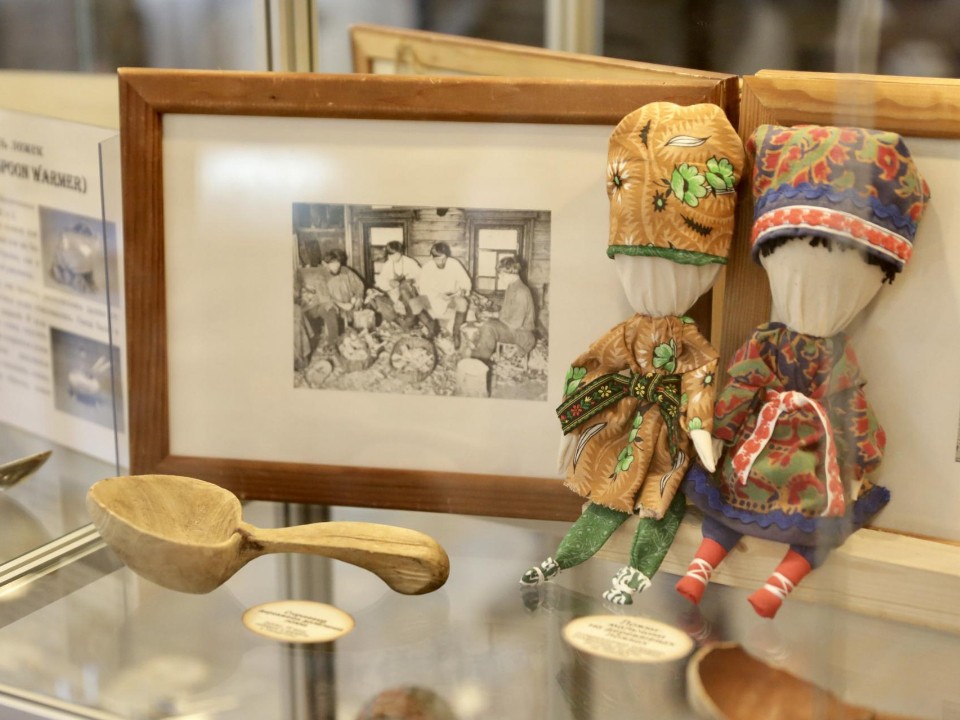 Забудьте про скучные усадьбы: семь музеев Подмосковья, где можно трогать инопланетян, пить мед и читать письма Чехова