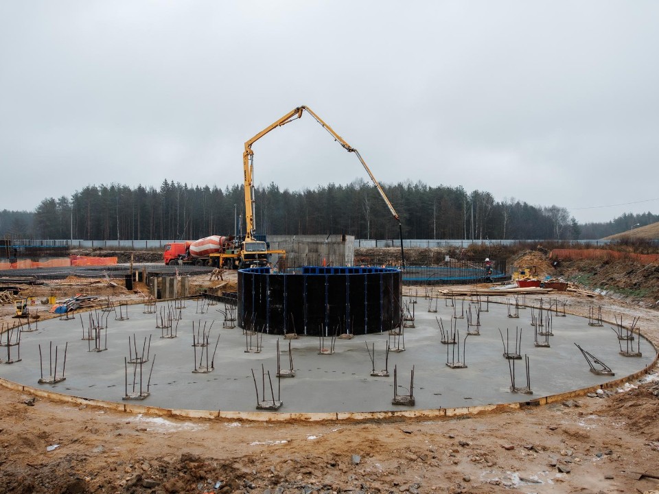 Стройка у Волги набрала темп: что прямо сейчас возводят в Левобережье Дубны